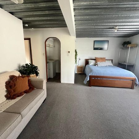 Downtown B&B Mount Maunganui Esterno foto